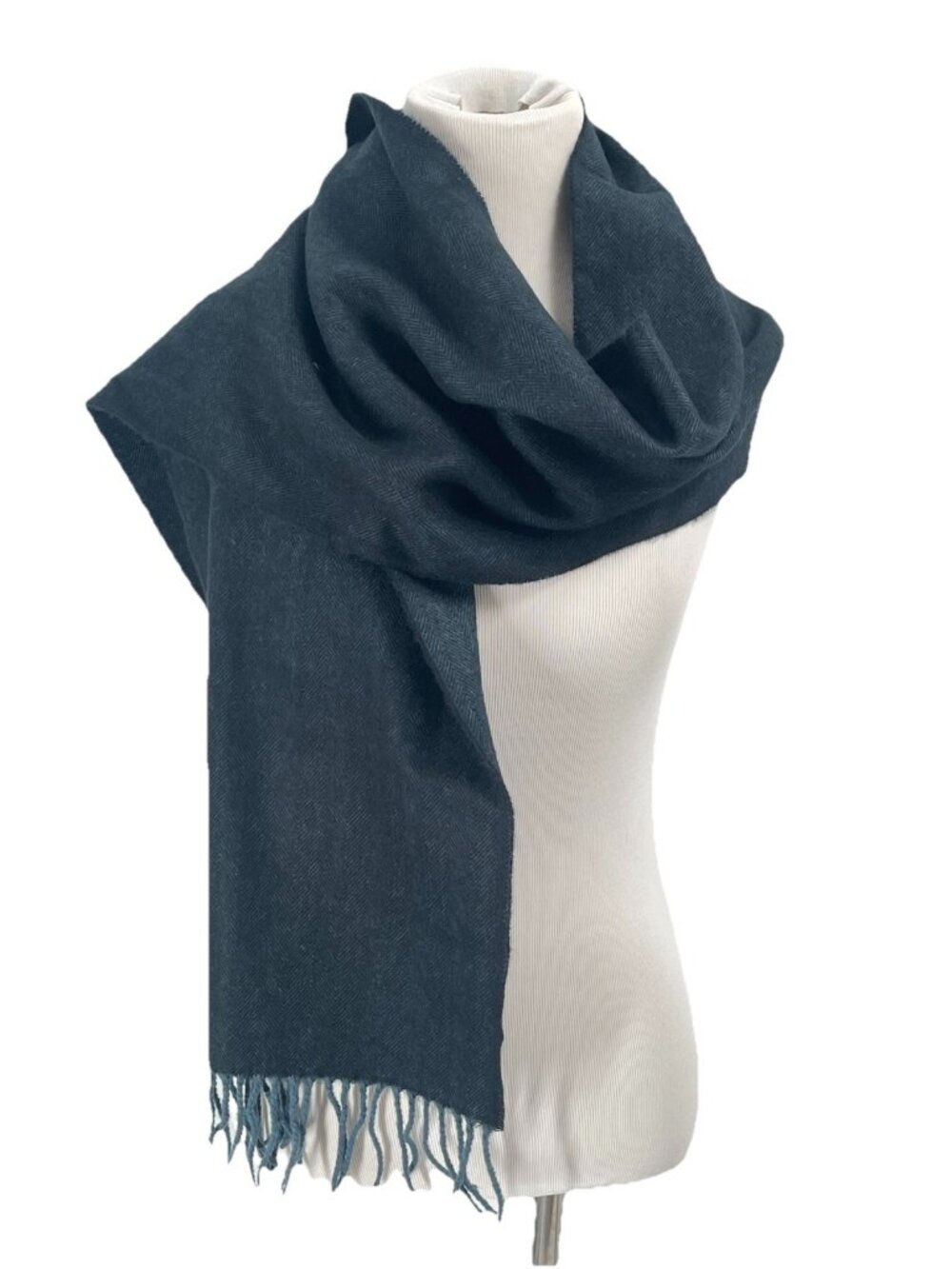 100% Cashmere Scarf Made in Scotland Navy Black Quiet Luxury Preppy - Picture 1 of 3
